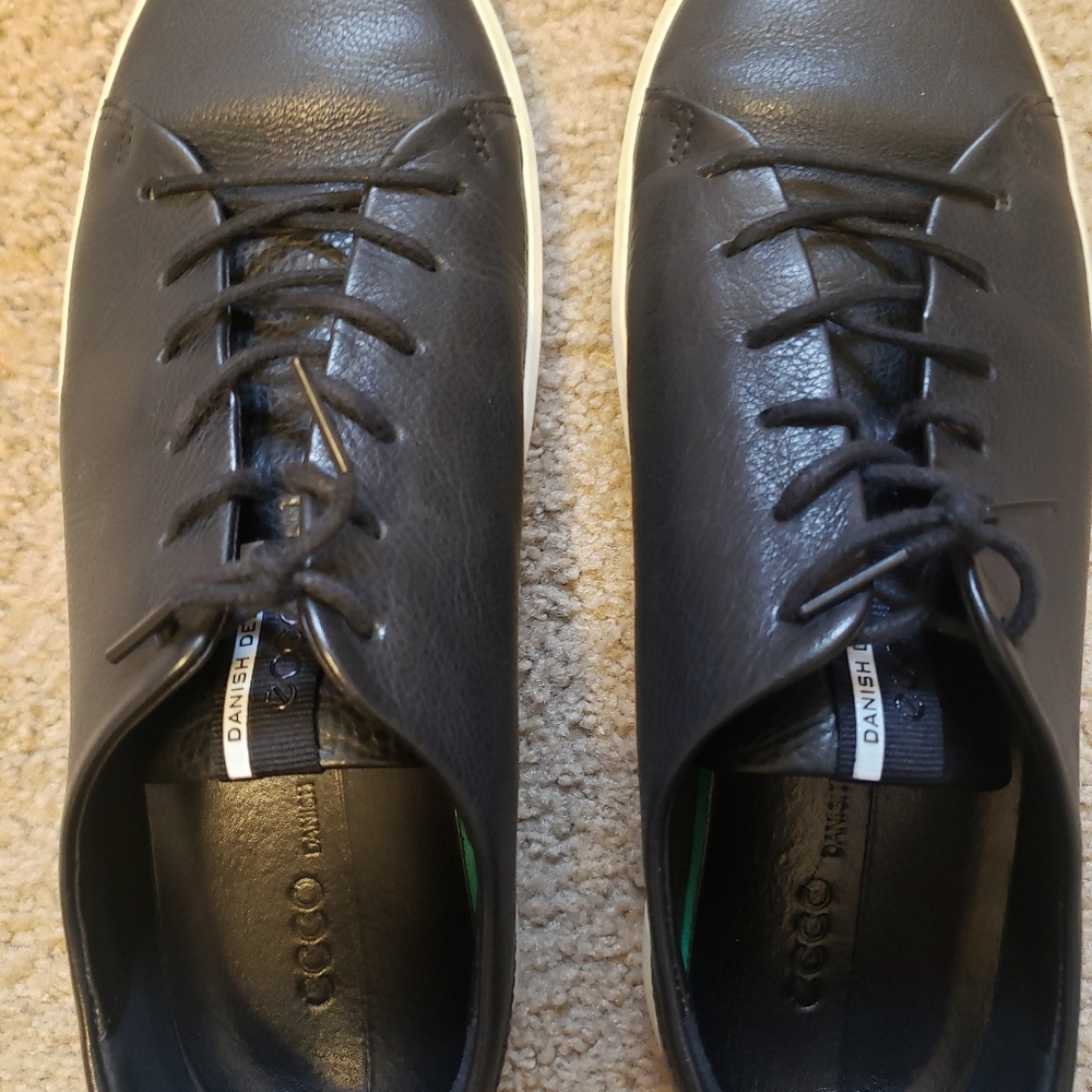 Ecco shoe size 10 men's color black